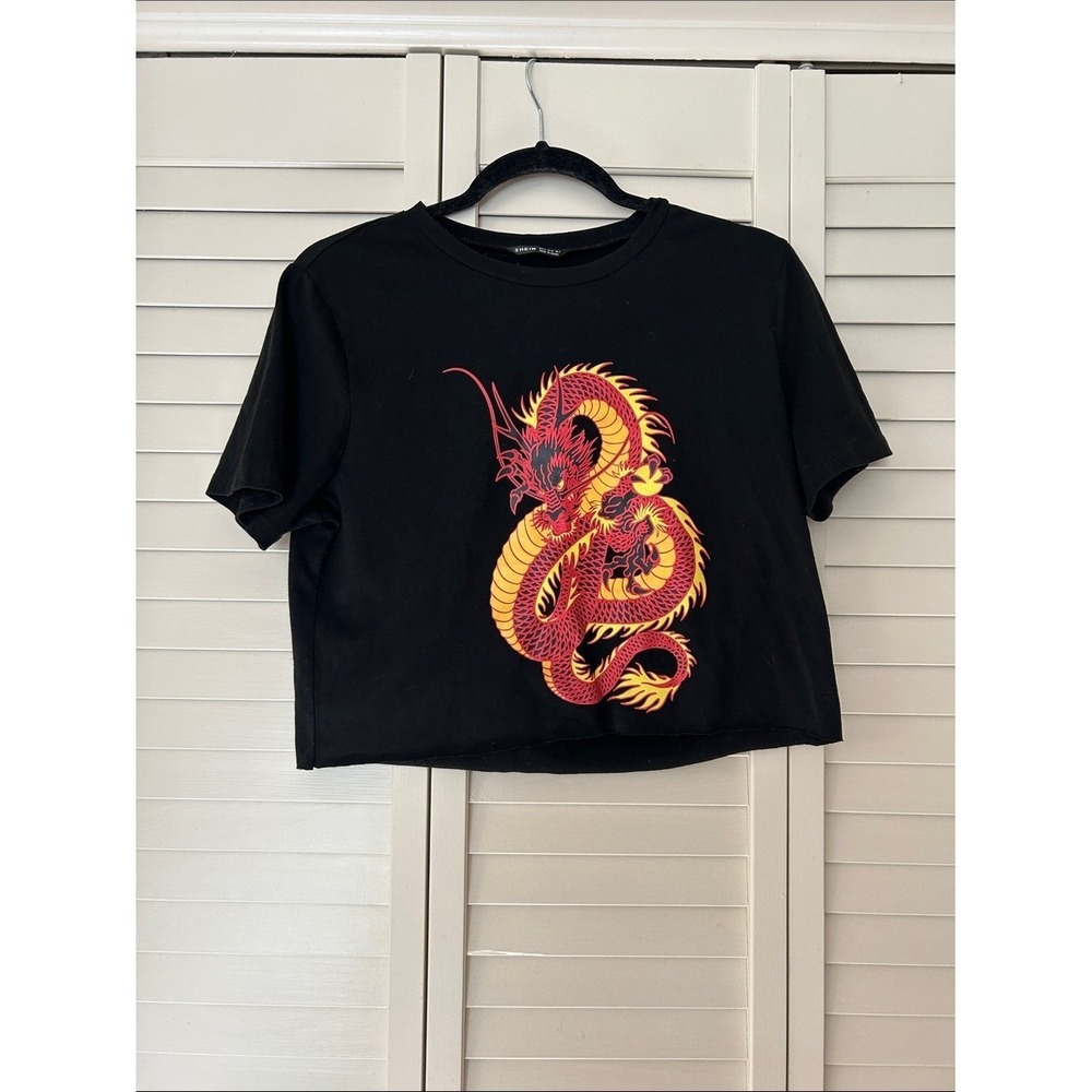 SHEIN Black Cropped Tee With Dragon Graphic Size S